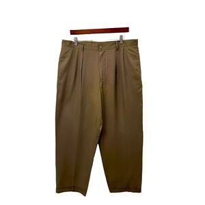 Perry Ellis mens pant size 38R topi tan color. A cuff at the end of pants.